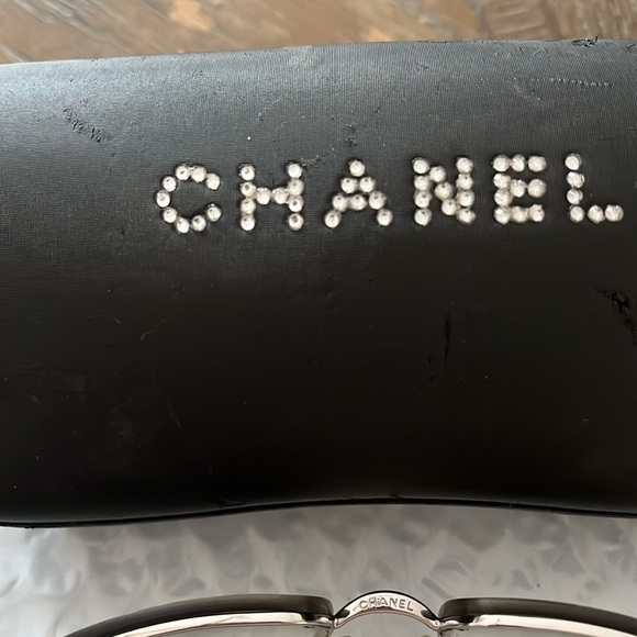 CHANEL Cream Preowned  Sunglasses AS IS Flaws main image 5